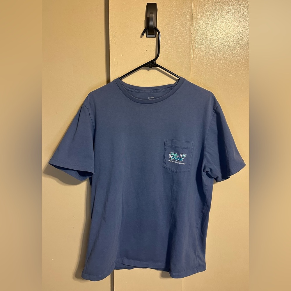 VINEYARD VINES Men’s Large Whale Tee Shirt